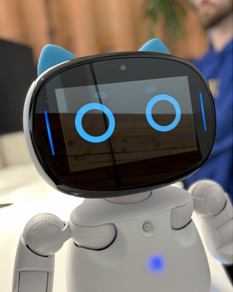 Foto des Rezeptionsroboters YUNA